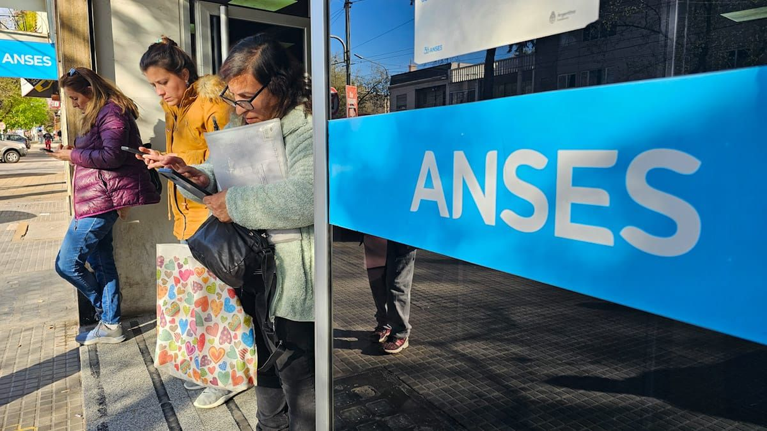 Créditos a trabajadores: abren más de 300 oficinas de Anses para atender consultas y validar solicitudes