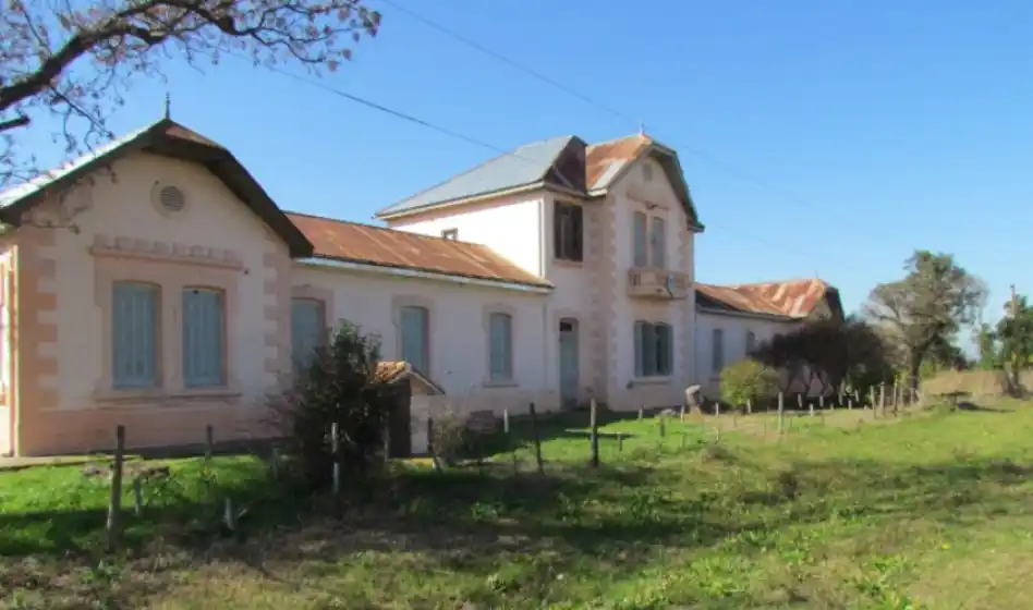 Sólo viven 8 habitantes: la historia del “pueblo fantasma” cercano a Rosario