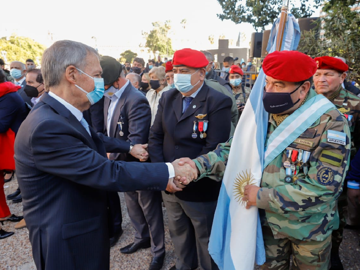 Schiaretti: “todos los argentinos tenemos que rendirles homenaje a nuestros héroes de Malvinas”
