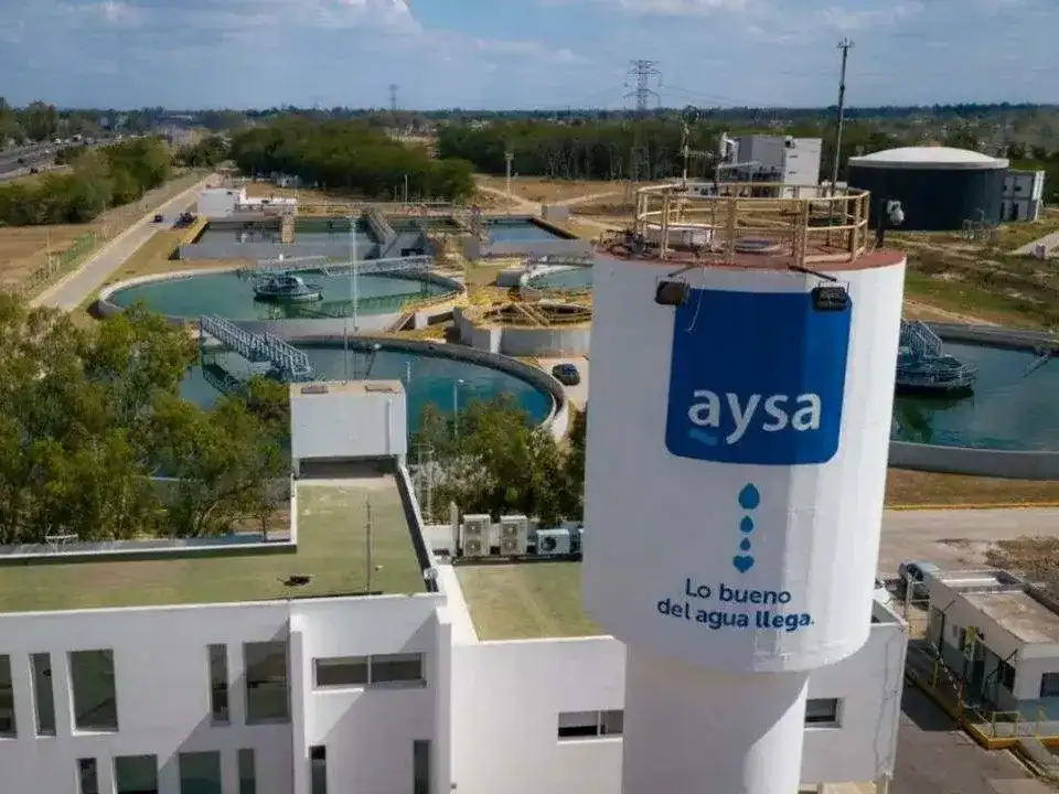 La lista de privatizaciones: qué empresas siguen en la mira y cuánto espera recaudar el Gobierno antes de fin de año