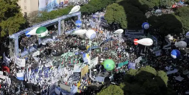 Marcha la CGT contra Macri con la posibilidad de llamar a un paro general
