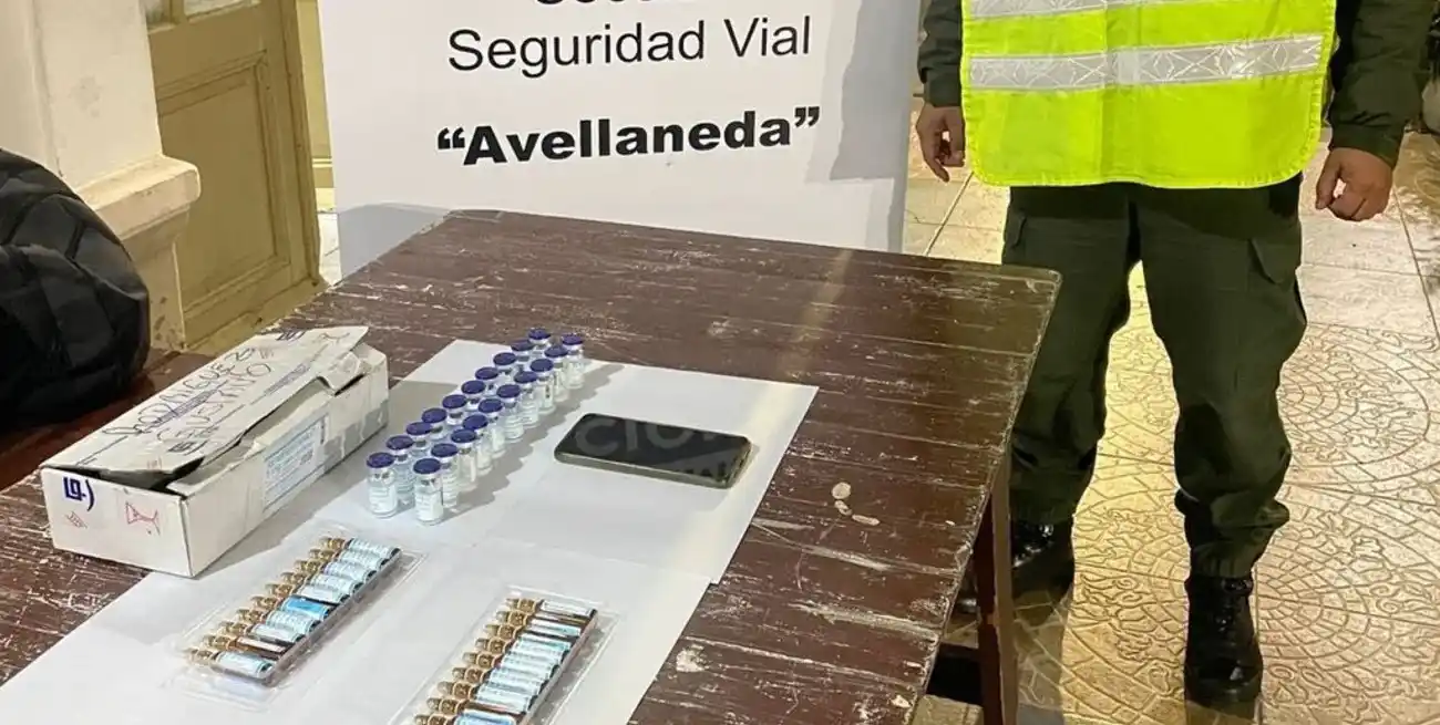 20 ampollas de vidrio transparente rotuladas como remifentanilo y 20 ampollas marrones etiquetadas como fentanilo le fueron secuestradas al veterinario de Sauce Viejo.