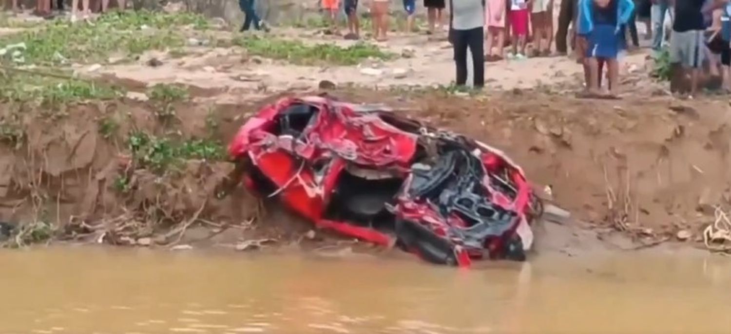TORRENCIALES AGUACEROS causan estragos: REPORTAN VARIAS ZONAS SIN ELECTRICIDAD (+Videos)