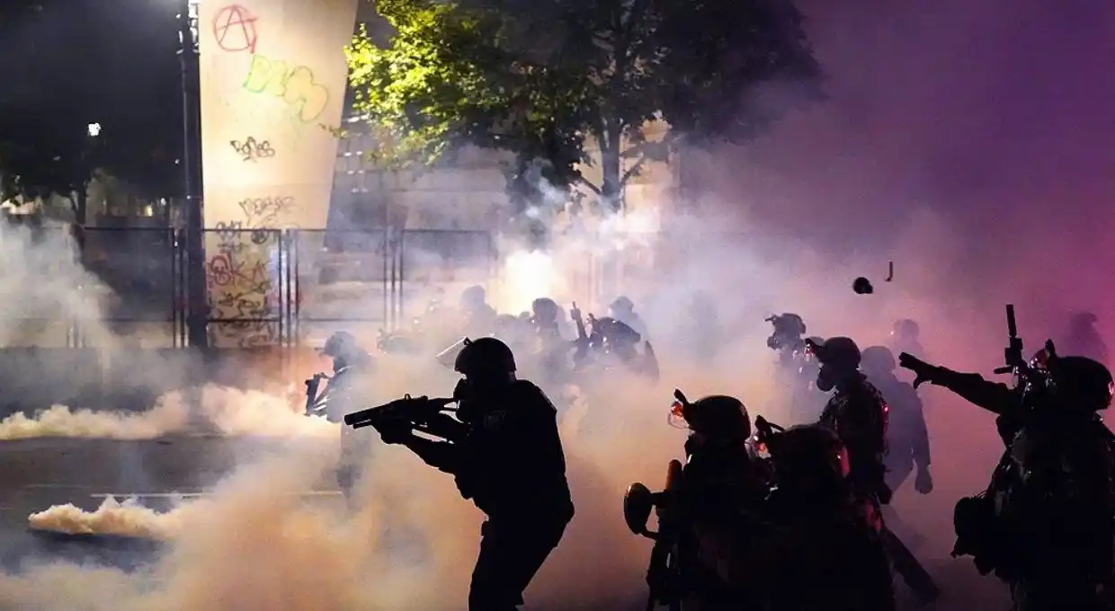 EEUU: agentes federales vuelven a reprimir una protesta racial