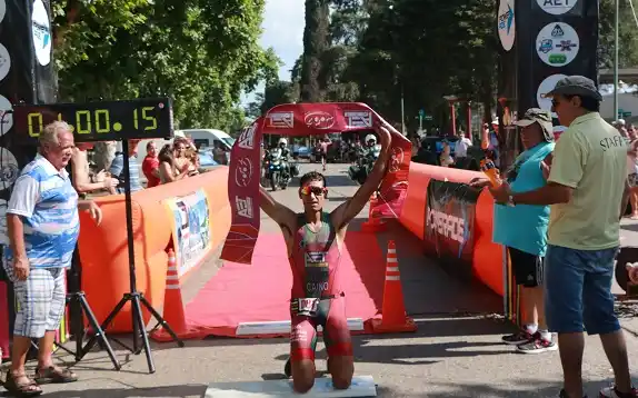 Maximiliano Caino se quedó con el Triatlón “Ciudad de Gualeguaychú”