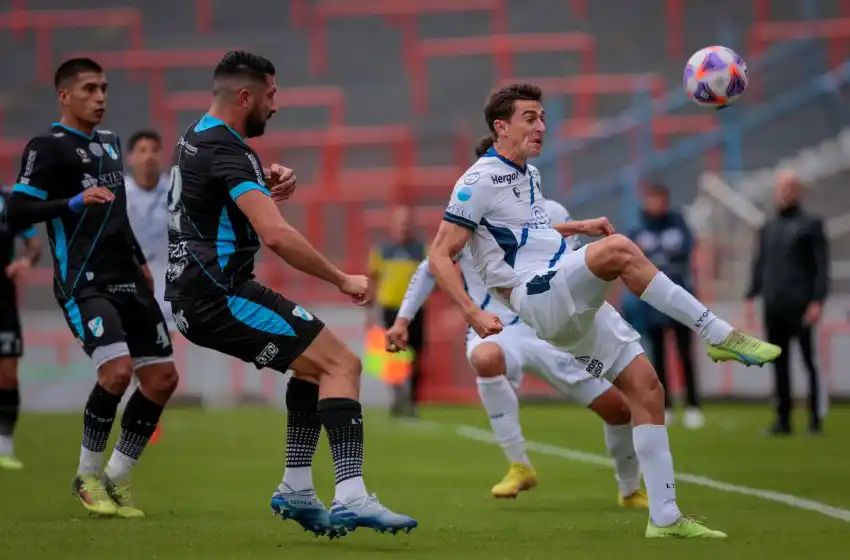 Alvarado busca salir del empate ante uno de los líderes