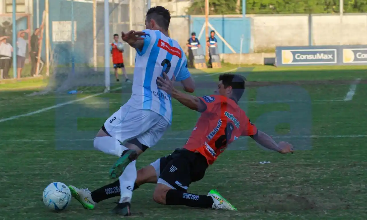 Juventud en crisis: volvió a perder y cayó en zona de descenso directo