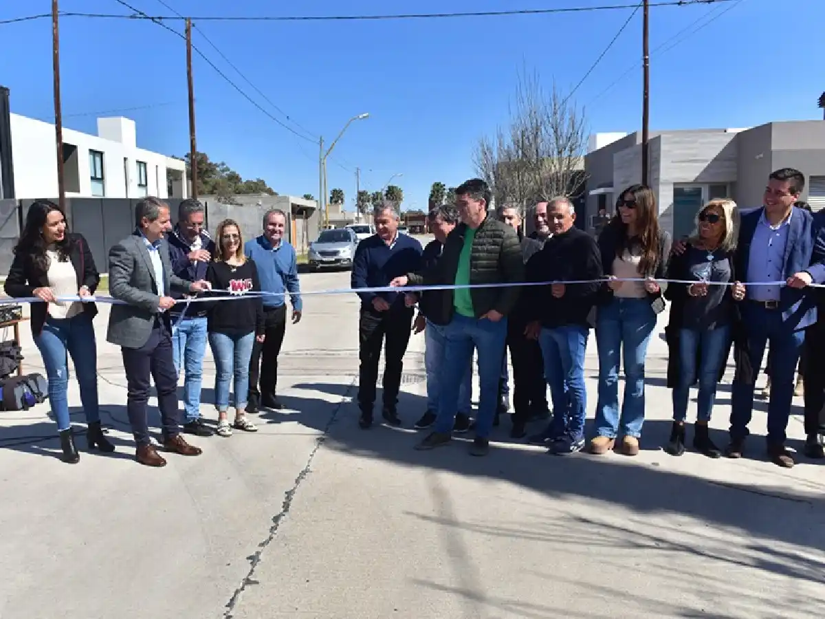 Bernarte inauguró obra de pavimentación en  barrio Independencia   