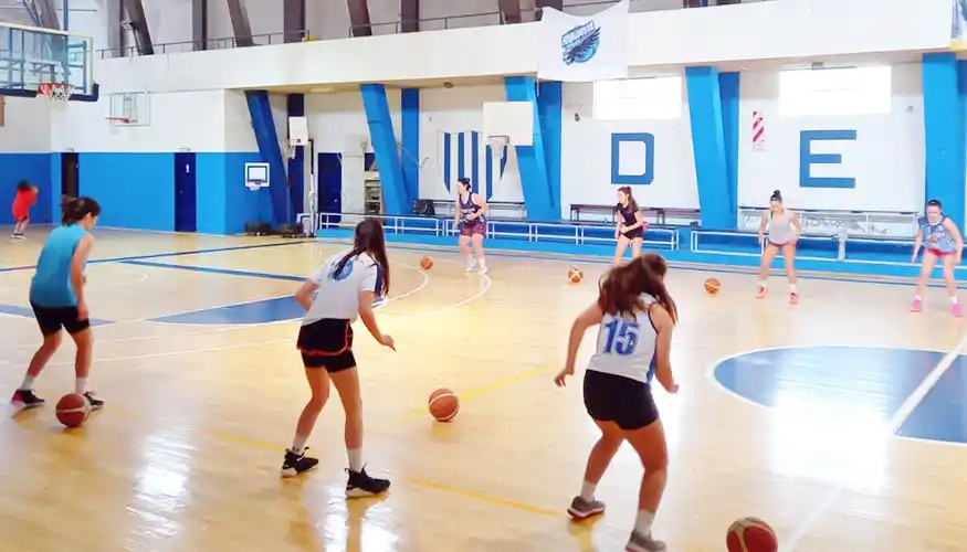 Las selecciones de básquetbol se preparan para los Bonaerenses
