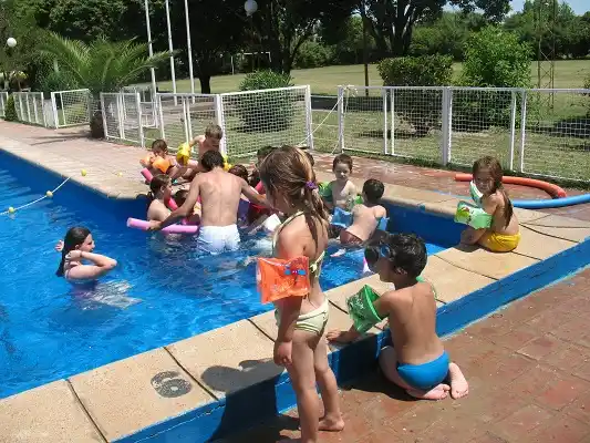 Turistas en Villa Paranacito