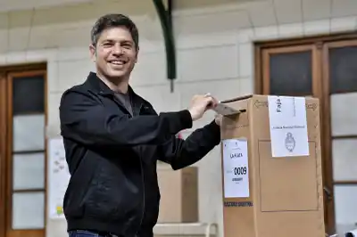 Axel Kicillof emitió su voto en La Plata.