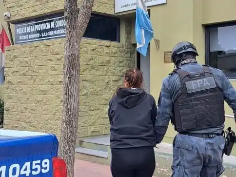 Madre e hijastra detenidas por vender cocaína en Arroyito