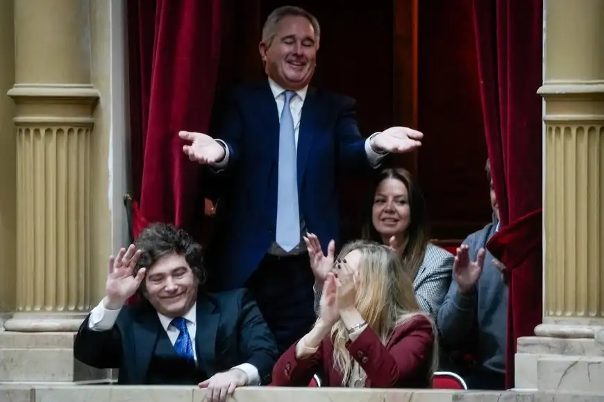 El presidente Milei, su hermana Karina y ministros del gabinete acompañaro a Adorni en su presentación.