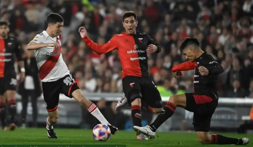 River no pasó sobresaltos, venció a Colón y se encamina al título sin oposición
