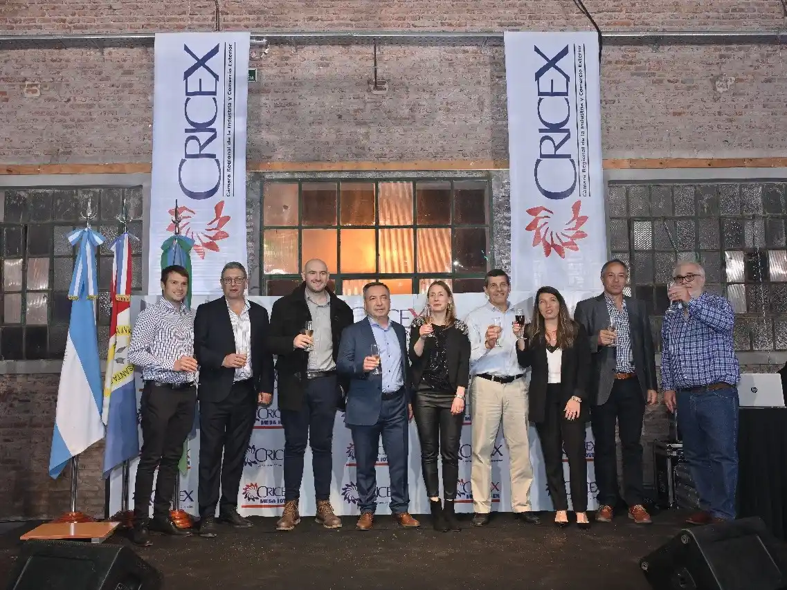 En el cierre de la noche, las autoridades de la Cricex convocaron al brindis. Foto: Alejandra Peralta