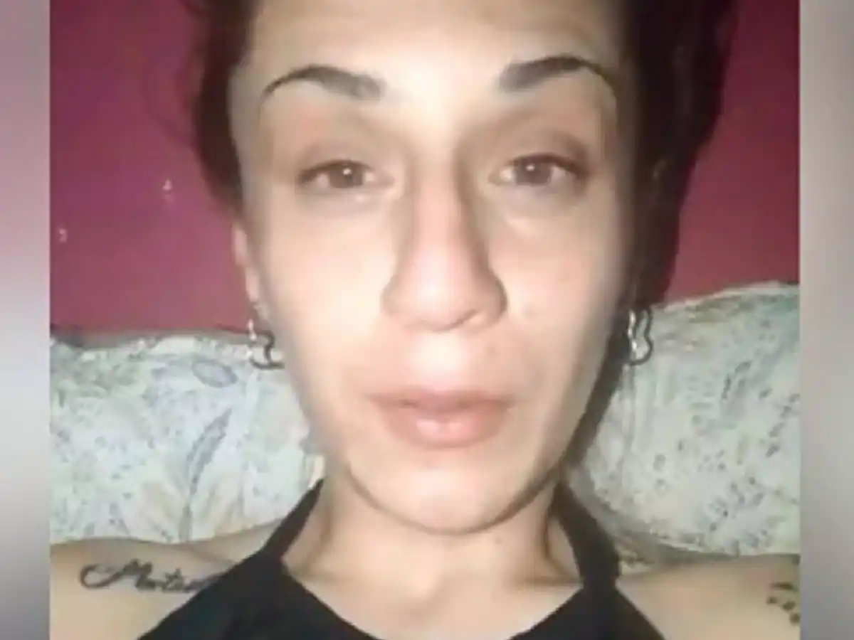 Quisieron violarla, la golpearon y tiraron a su hijo al río