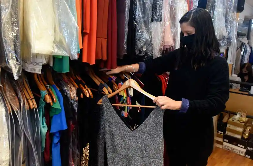 Las ventas minoristas pymes cayeron por segundo mes al hilo en Argentina