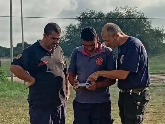 Bomberos Voluntarios de Ceibas incorporan un dron gracias a una donación de la CARU