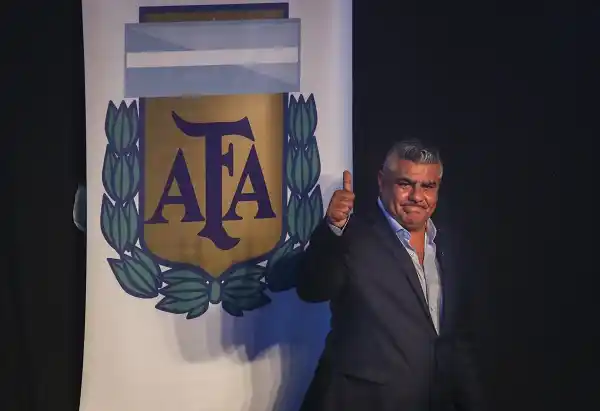 Chiqui Tapia confirmó el interinato de Aimar y Scaloni en la Selección