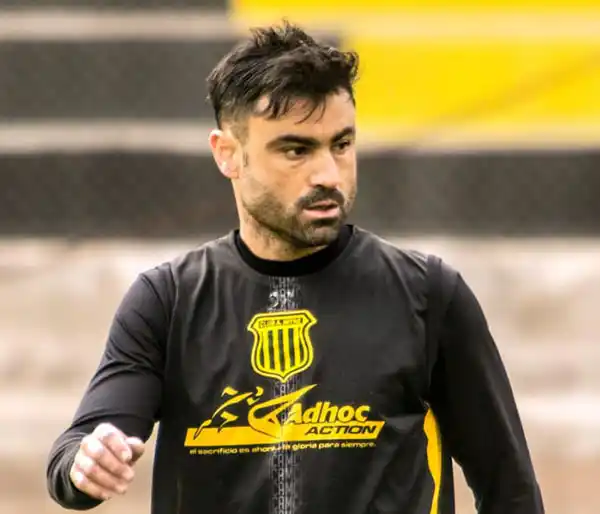 Primera práctica de fútbol para Ezequiel Cerica en Mitre