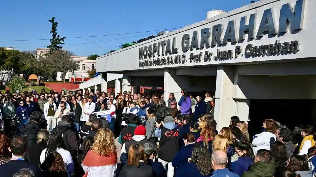 Una imagen de las protestas realizadas en el Hospital Garrahan (Foto: NA)