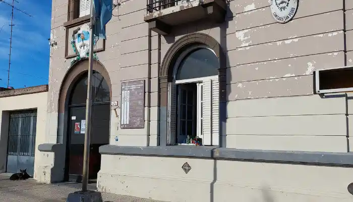 Forzaron la puerta de su casa y le robaron