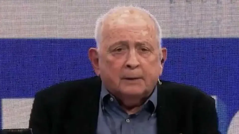 “Continúa internado”: Chiche Gelblung en Terapia Intensiva, pero despierto y comunicado.