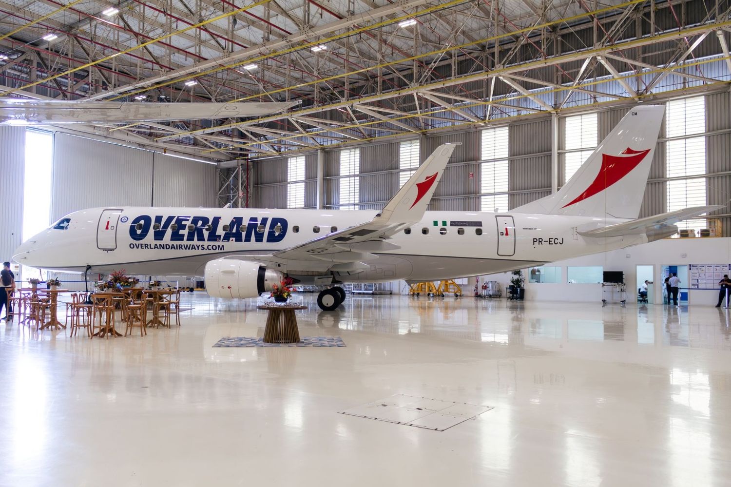 Embraer entregó el primer E175 a Overland Airways