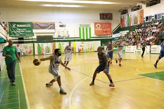 Racing se quedó con el duelo ante Luciano, y sigue en la punta