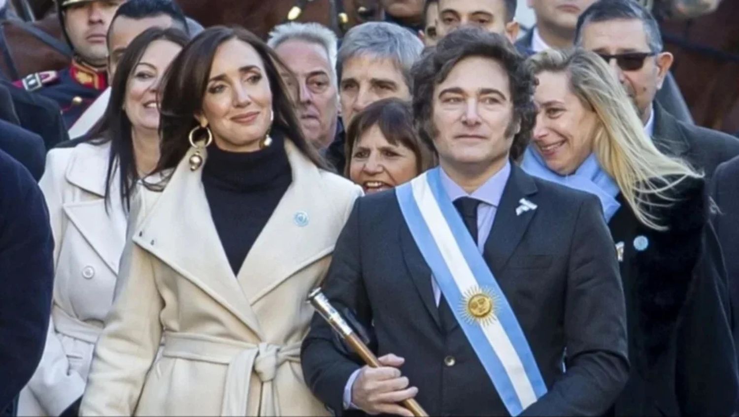 Javier Milei junto a Victoria Villarruel y su gabinete.