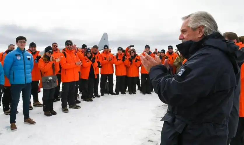 “Nuevos inicios”: el presidente Alberto Fernández emitió un mensaje por cadena nacional desde la Antártida