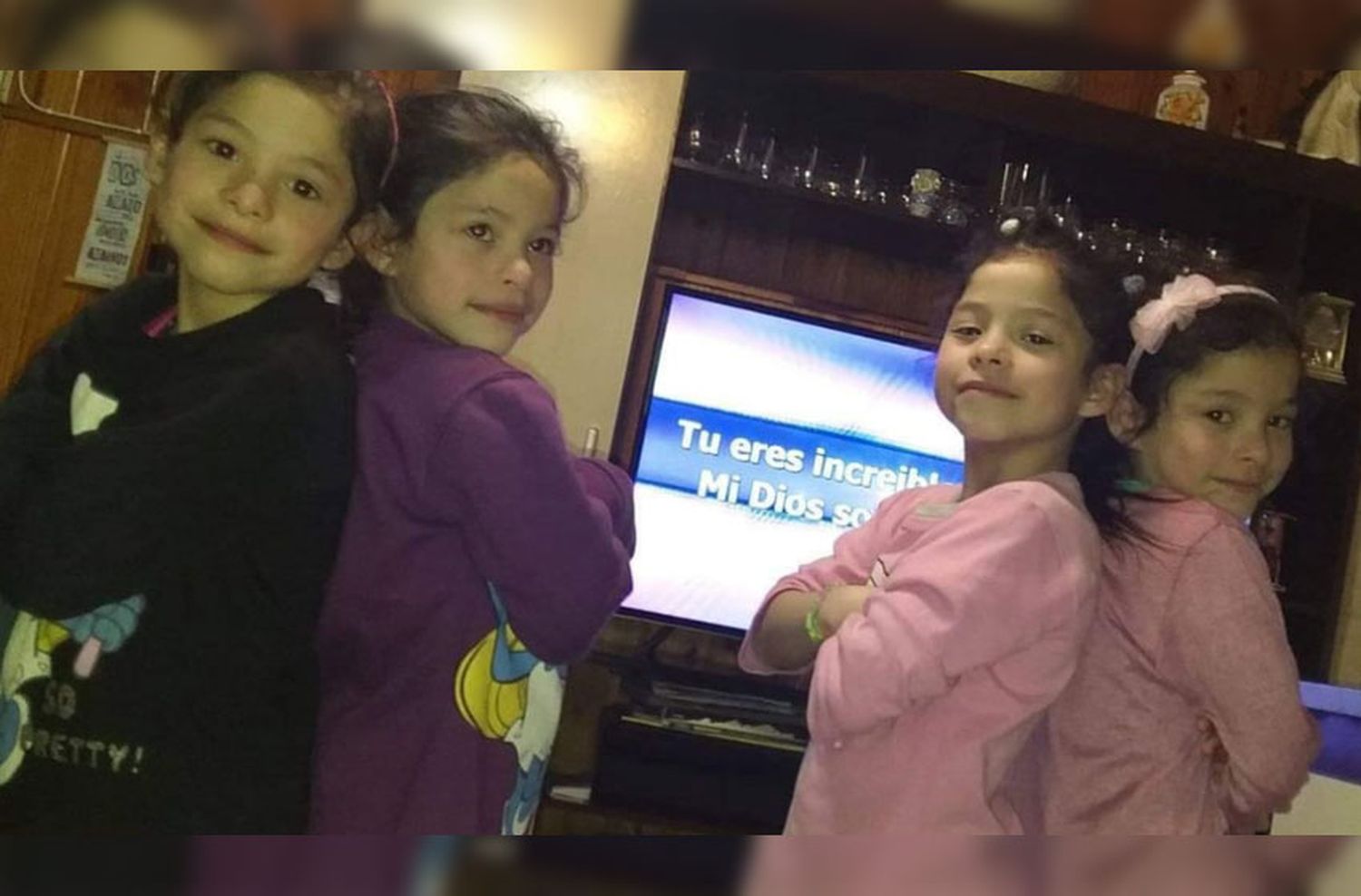El desafío de caminar ocho cuadras con cuatrillizas, en primera persona