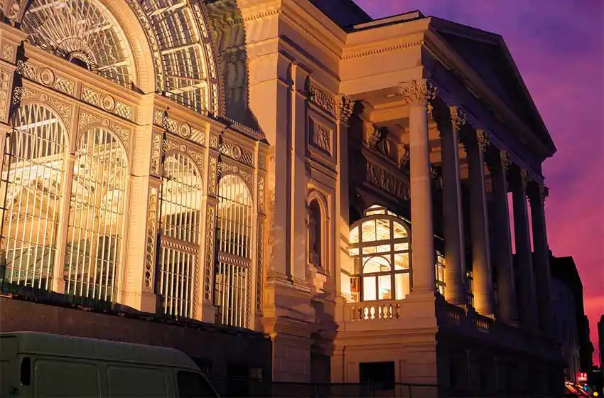 Evacúan el Royal Opera House por una amenaza de bomba