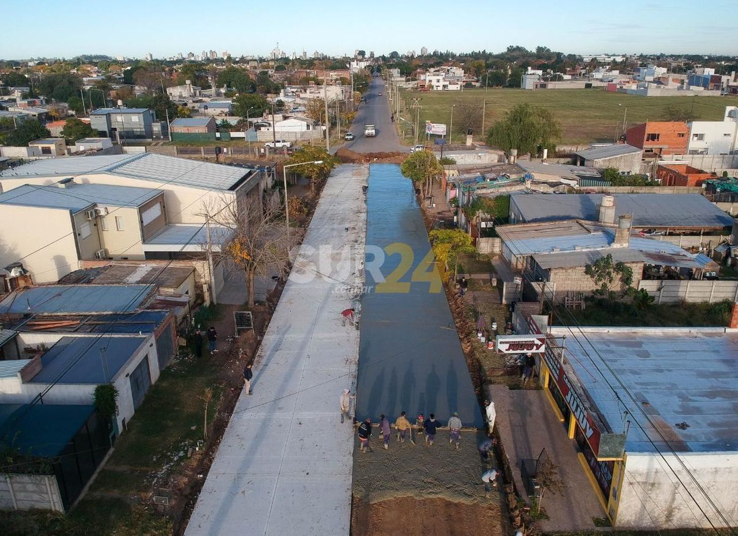 Barrio Ciudad Nueva: nueva cuadra de pavimento en avenida Jujuy