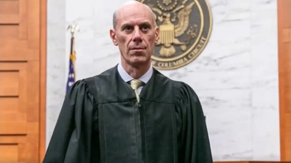 La Casa Blanca acusa de “usurpar el Poder Ejecutivo” a juez que suspendió temporalmente deportaciones de migrantes