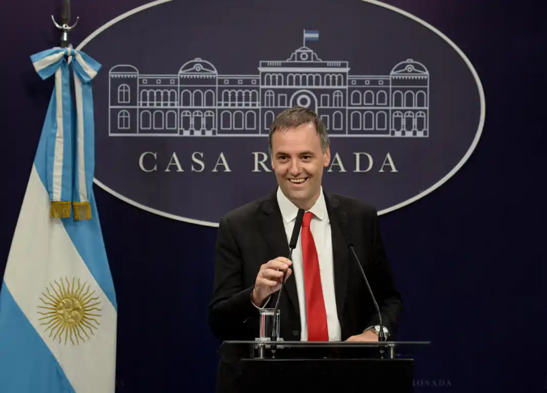 La medida se hará efectiva mediante un decreto en el Boletín Oficial; así lo anunció el vocero presidencial, Manuel Adorni.