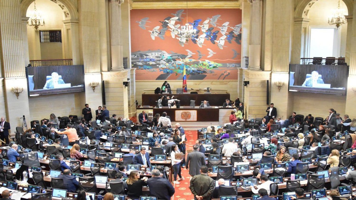 FRENAZO EN EL CONGRESO COLOMBIANO a un acuerdo de inversiones con Venezuela: la situación de María Corina es la causa