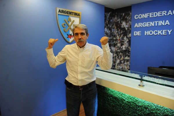 Aníbal Fernández presenta los nuevos técnicos de las selecciones de hockey