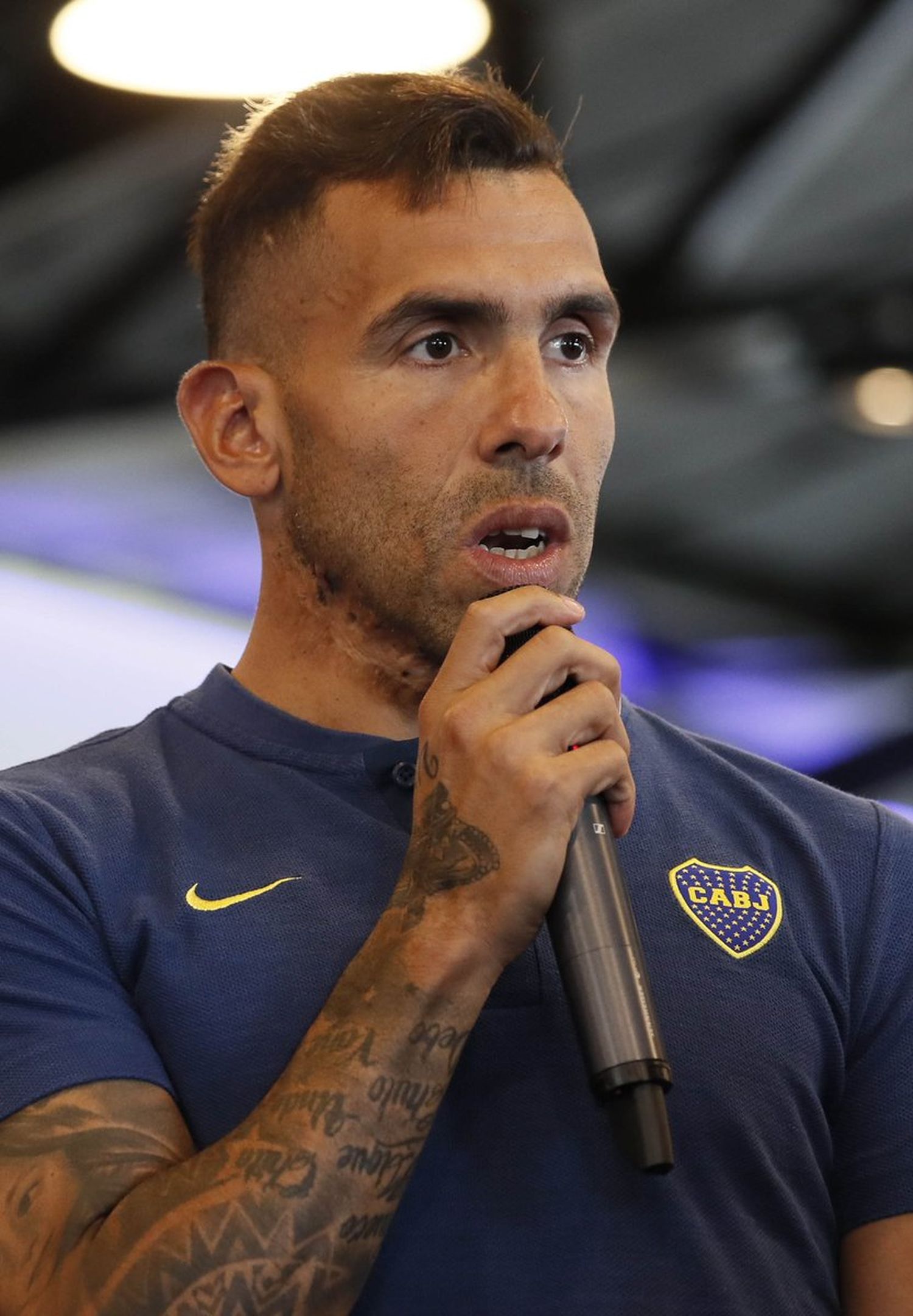 Tevez trabajó diferenciado y es duda para el sábado