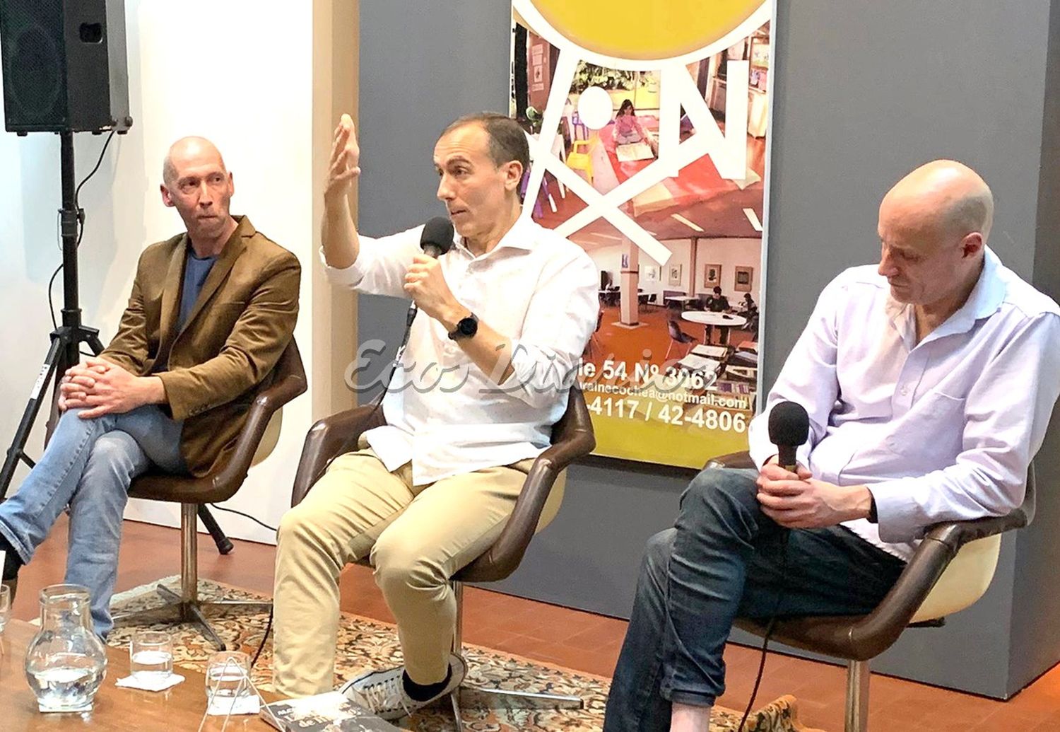 Alconada Mon. Presentando el libro junto a Martín Petersen y Alejandro Andersen