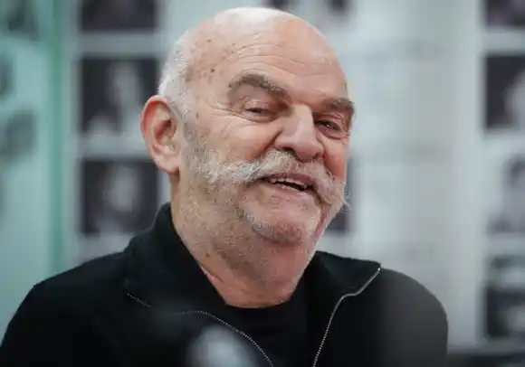 Martín Caparrós, distinguido como doctor ‘honoris causa’ de la UBA: “Argentina se ensaña con sus débiles”