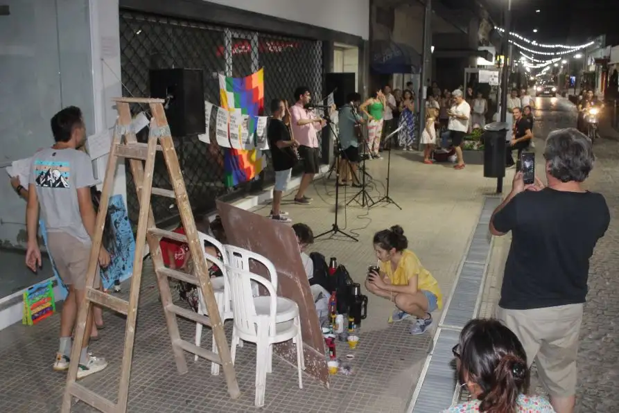 Artistas locales siguen en pie de lucha contra el DNU
