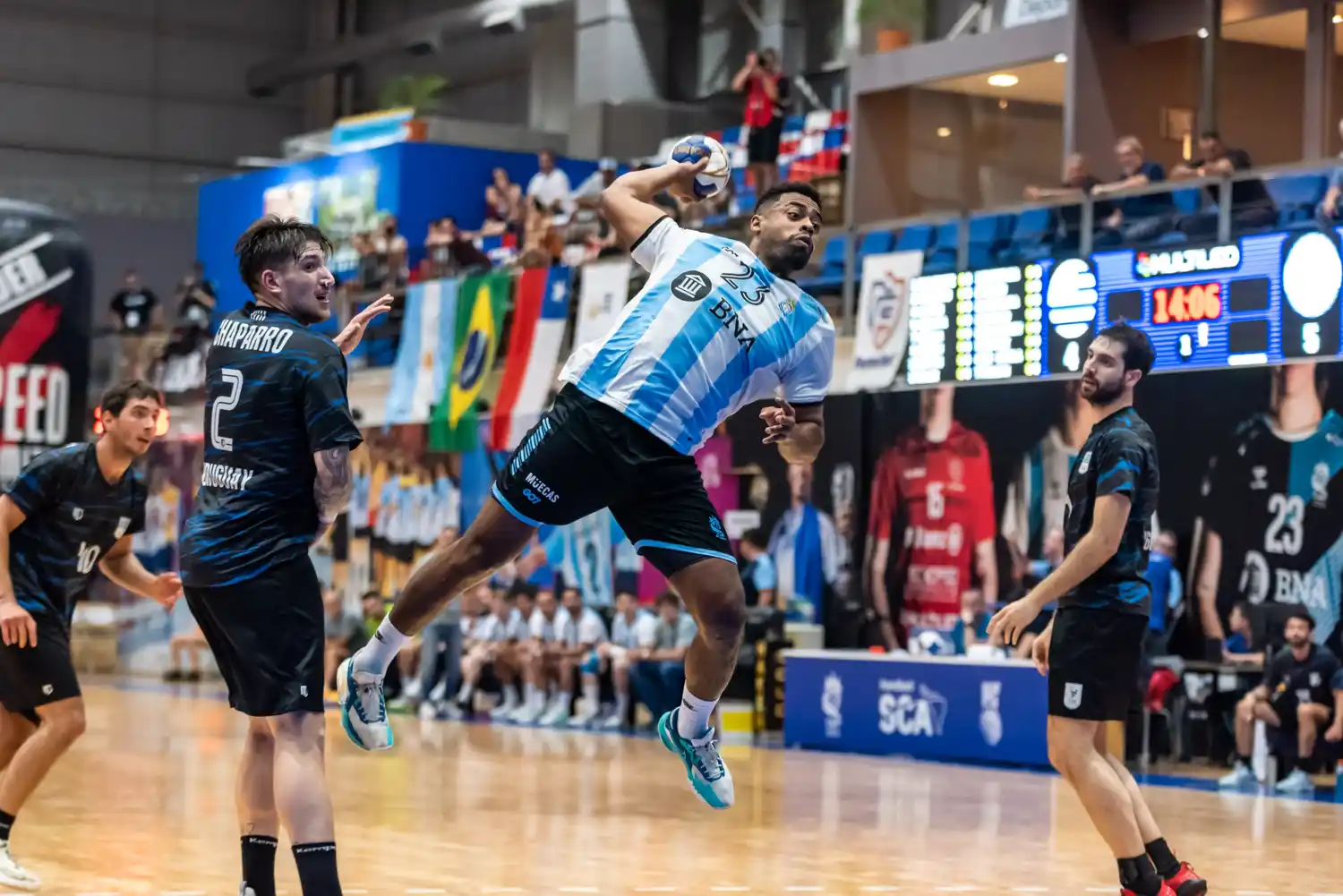 Argentina se medirá hoy con Chile.