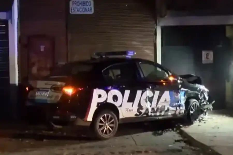 Choque entre un patrullero y un utilitario: el móvil era parte de la nueva flota entregada hace días