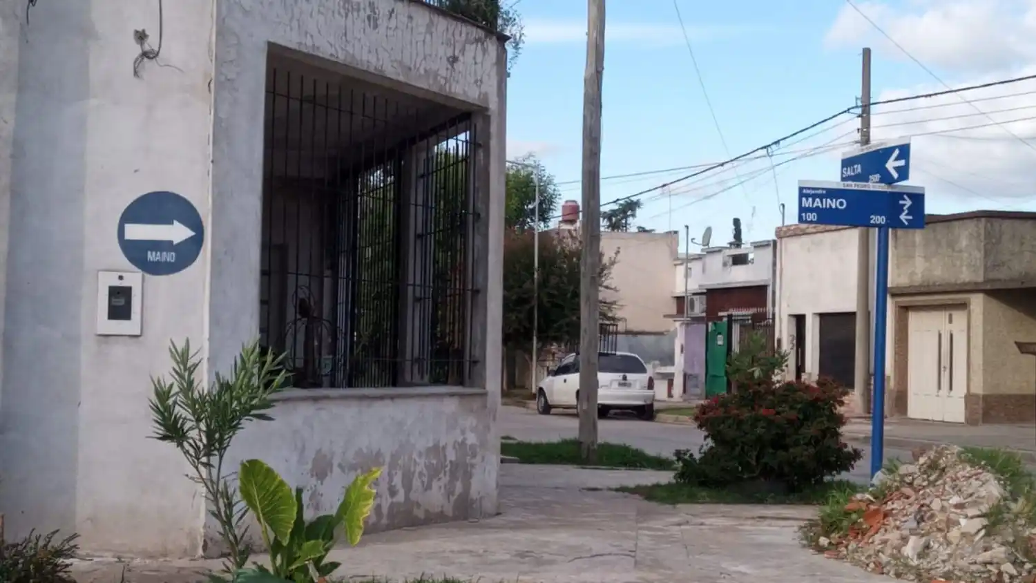 Qué dice la Ordenanza Nº 5.492 sobre el sentido de circulación de la calle Alejandro Maino.