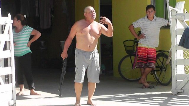 Un hombre armado se atrincheró cuando quisieron decomisarle un ternero
