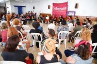 La ministra de las Mujeres participó en Tandil de un conversatorio con distintas organizaciones