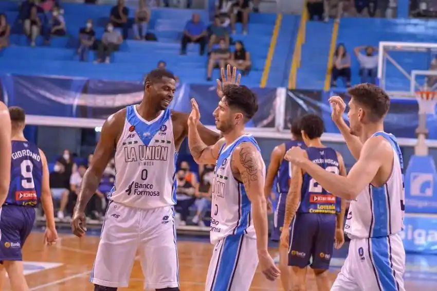 La Unión se enfrenta hoy a Boca por los cuartos de final