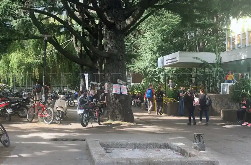 Universidades, sin clases tras el receso: "Es difícil la situación"