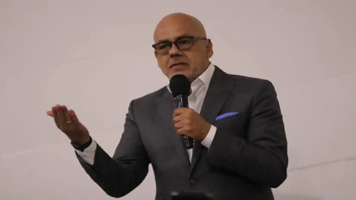 ¡ASÍ O MÁS IMPRUDENTE! Lo que dijo Jorge Rodríguez sobre el fiscal de la CPI